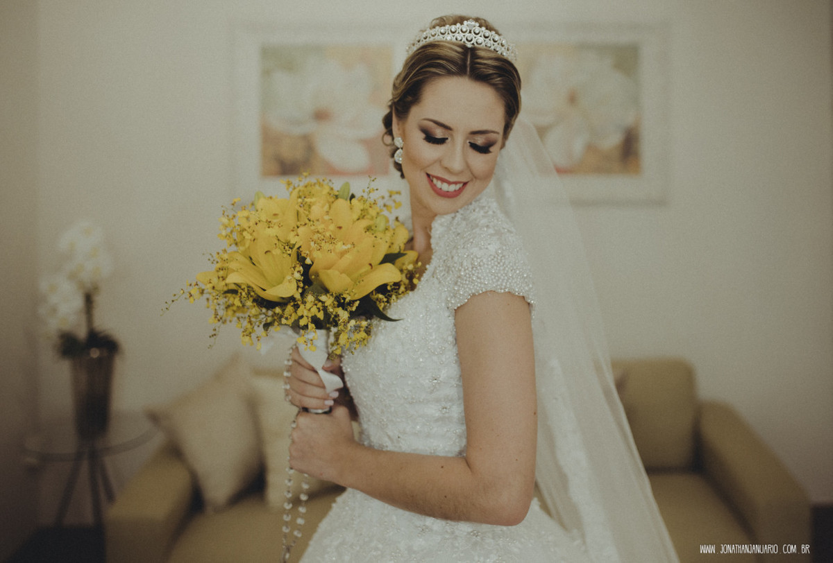casal apaixonado, natureza, love, amor, Jonathan Januario, foto, fotografia, Araras, leme, limeira,campinas, São Paulo, Rio claro, folk, lifeStyle, montanha, foto na fazenda, casamento de noite, noiva, vestido de noiva, vestida pra casar, lápis de noiva