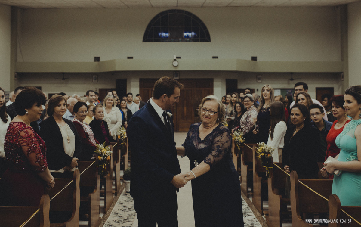 casal apaixonado, natureza, love, amor, Jonathan Januario, foto, fotografia, Araras, leme, limeira,campinas, São Paulo, Rio claro, folk, lifeStyle, montanha, foto na fazenda, casamento de noite, noiva, vestido de noiva, vestida pra casar, lápis de noiva