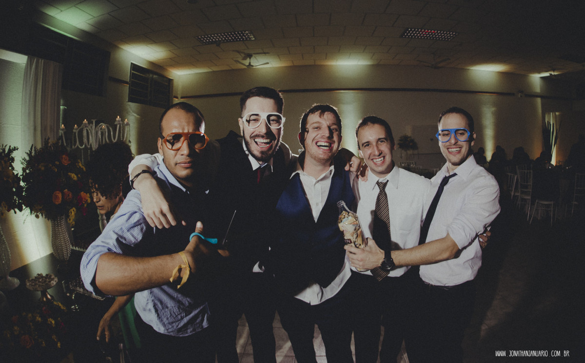 casal apaixonado, natureza, love, amor, Jonathan Januario, foto, fotografia, Araras, leme, limeira,campinas, São Paulo, Rio claro, folk, lifeStyle, montanha, foto na fazenda, casamento de noite, noiva, vestido de noiva, vestida pra casar, lápis de noiva