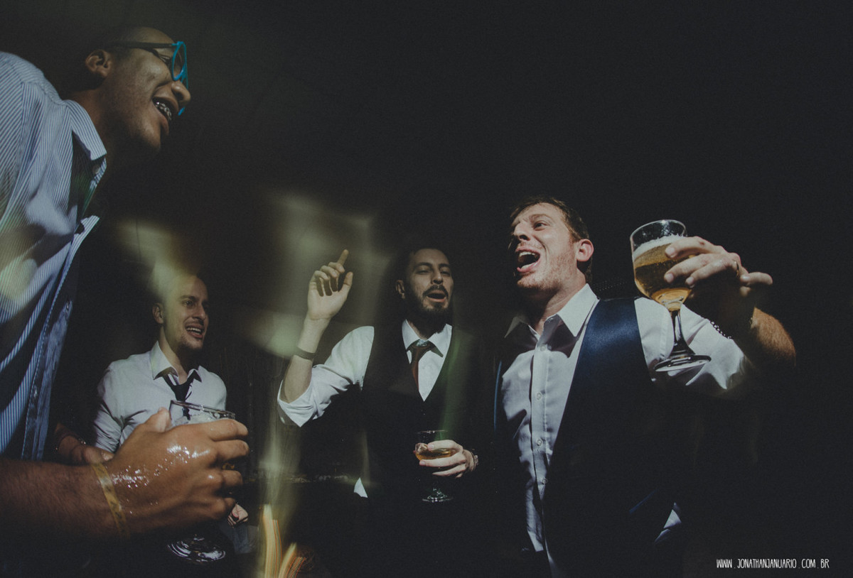 casal apaixonado, natureza, love, amor, Jonathan Januario, foto, fotografia, Araras, leme, limeira,campinas, São Paulo, Rio claro, folk, lifeStyle, montanha, foto na fazenda, casamento de noite, noiva, vestido de noiva, vestida pra casar, lápis de noiva