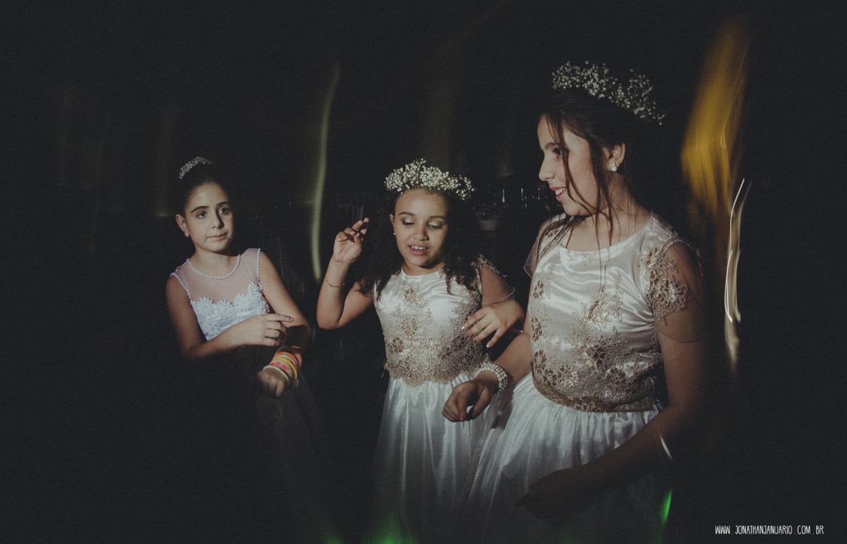 casal apaixonado, natureza, love, amor, Jonathan Januario, foto, fotografia, Araras, leme, limeira,campinas, São Paulo, Rio claro, folk, lifeStyle, montanha, foto na fazenda, casamento de noite, noiva, vestido de noiva, vestida pra casar, lápis de noiva