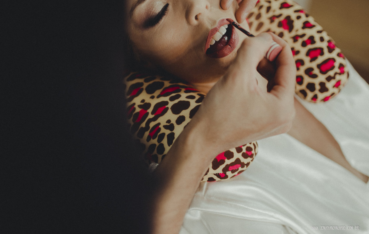 casal apaixonado, natureza, love, amor, Jonathan Januario, foto, fotografia, Araras, leme, limeira,campinas, São Paulo, Rio claro, folk, lifeStyle, montanha, foto na fazenda, casamento de noite, noiva, vestido de noiva, vestida pra casar, lápis de noiva