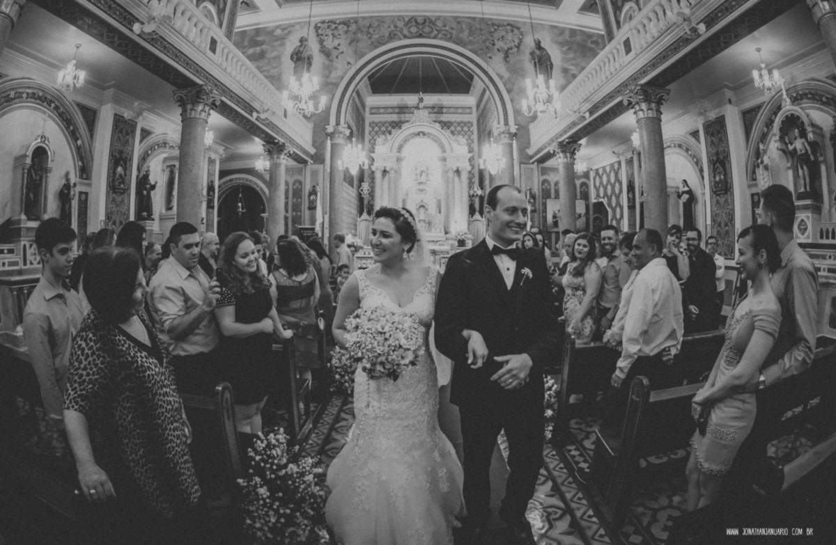 casal apaixonado, natureza, love, amor, Jonathan Januario, foto, fotografia, Araras, leme, limeira,campinas, São Paulo, Rio claro, folk, lifeStyle, montanha, foto na fazenda, casamento de noite, noiva, vestido de noiva, vestida pra casar, lápis de noiva