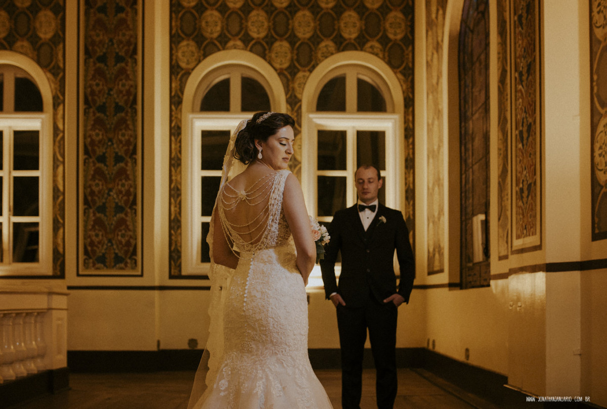 casal apaixonado, natureza, love, amor, Jonathan Januario, foto, fotografia, Araras, leme, limeira,campinas, São Paulo, Rio claro, folk, lifeStyle, montanha, foto na fazenda, casamento de noite, noiva, vestido de noiva, vestida pra casar, lápis de noiva