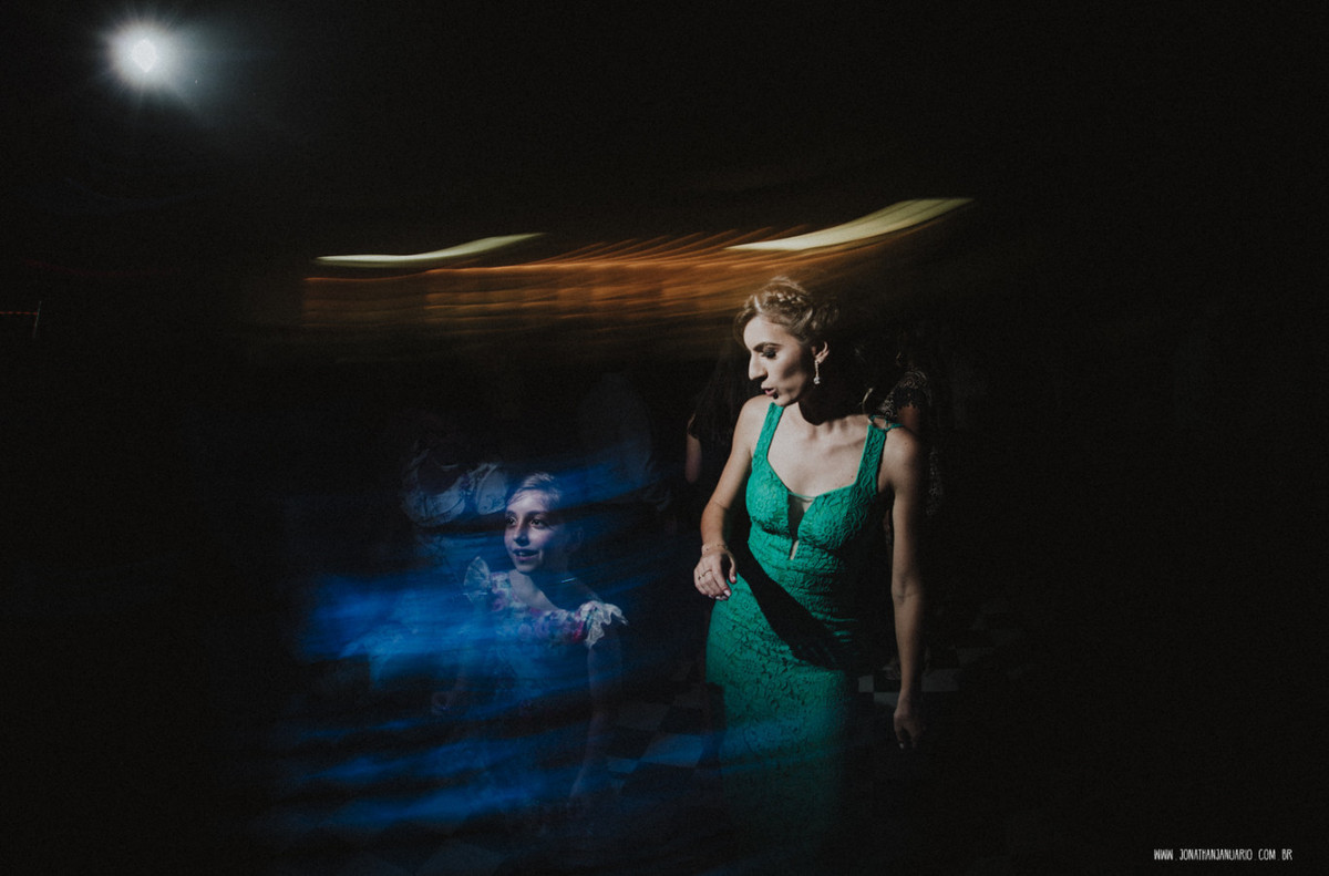 casal apaixonado, natureza, love, amor, Jonathan Januario, foto, fotografia, Araras, leme, limeira,campinas, São Paulo, Rio claro, folk, lifeStyle, montanha, foto na fazenda, casamento de noite, noiva, vestido de noiva, vestida pra casar, lápis de noiva