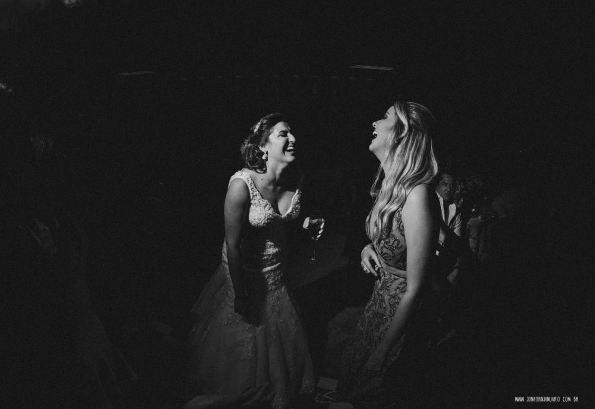 casal apaixonado, natureza, love, amor, Jonathan Januario, foto, fotografia, Araras, leme, limeira,campinas, São Paulo, Rio claro, folk, lifeStyle, montanha, foto na fazenda, casamento de noite, noiva, vestido de noiva, vestida pra casar, lápis de noiva