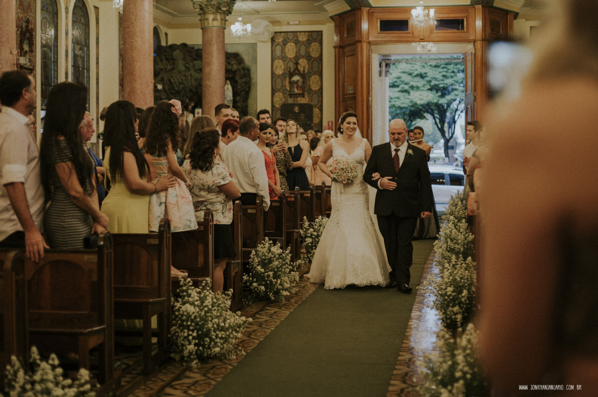 casal apaixonado, natureza, love, amor, Jonathan Januario, foto, fotografia, Araras, leme, limeira,campinas, São Paulo, Rio claro, folk, lifeStyle, montanha, foto na fazenda, casamento de noite, noiva, vestido de noiva, vestida pra casar, lápis de noiva