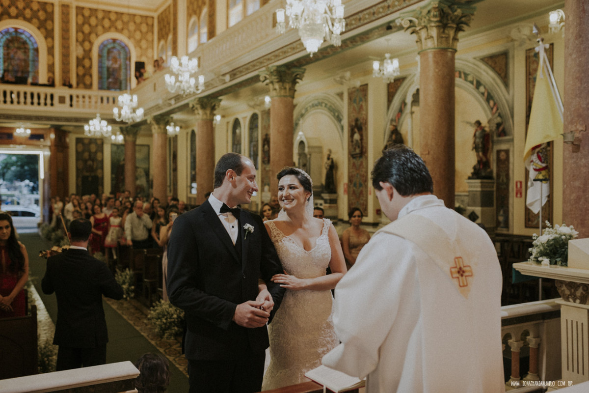 casal apaixonado, natureza, love, amor, Jonathan Januario, foto, fotografia, Araras, leme, limeira,campinas, São Paulo, Rio claro, folk, lifeStyle, montanha, foto na fazenda, casamento de noite, noiva, vestido de noiva, vestida pra casar, lápis de noiva
