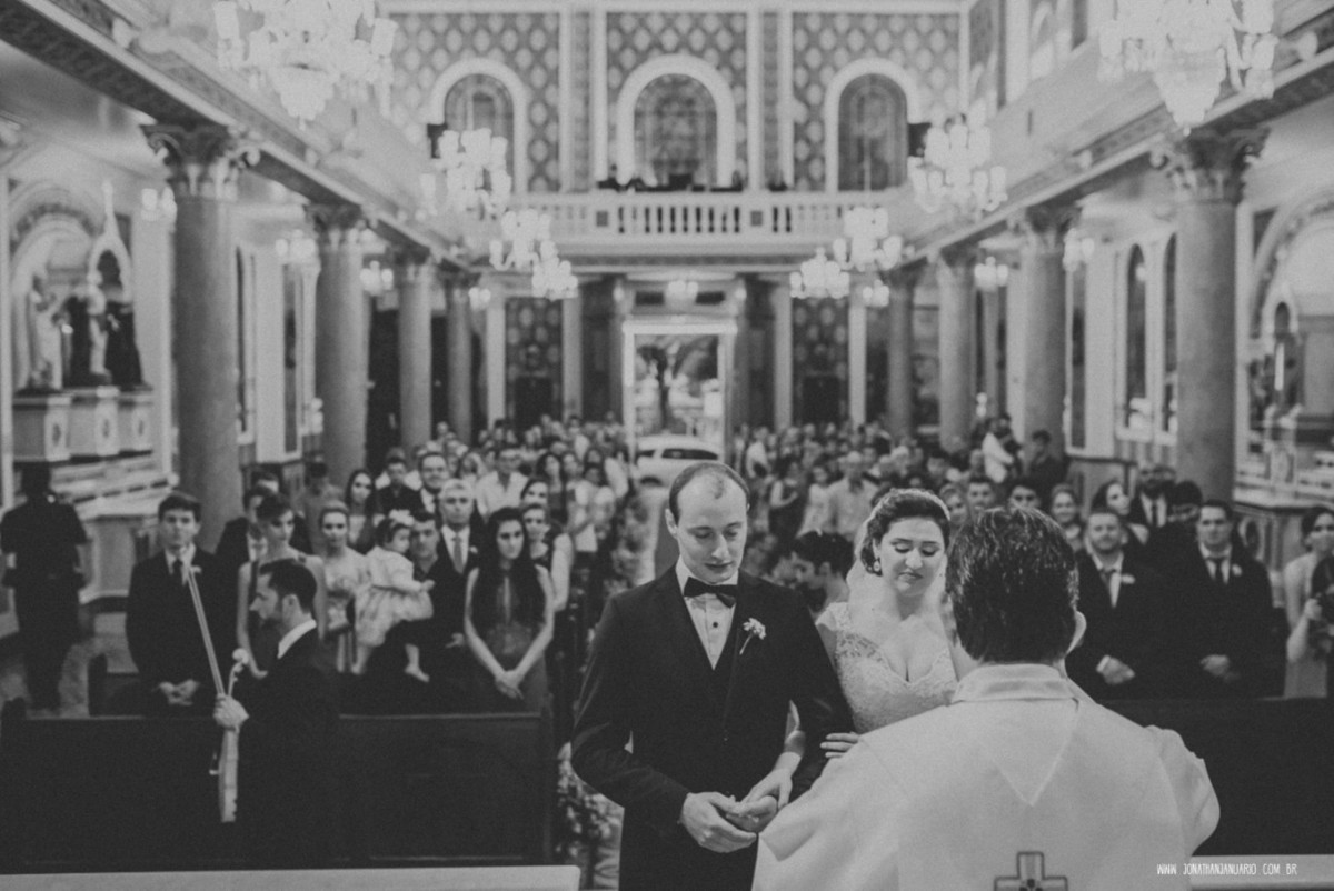 casal apaixonado, natureza, love, amor, Jonathan Januario, foto, fotografia, Araras, leme, limeira,campinas, São Paulo, Rio claro, folk, lifeStyle, montanha, foto na fazenda, casamento de noite, noiva, vestido de noiva, vestida pra casar, lápis de noiva