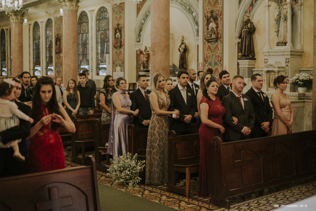 casal apaixonado, natureza, love, amor, Jonathan Januario, foto, fotografia, Araras, leme, limeira,campinas, São Paulo, Rio claro, folk, lifeStyle, montanha, foto na fazenda, casamento de noite, noiva, vestido de noiva, vestida pra casar, lápis de noiva
