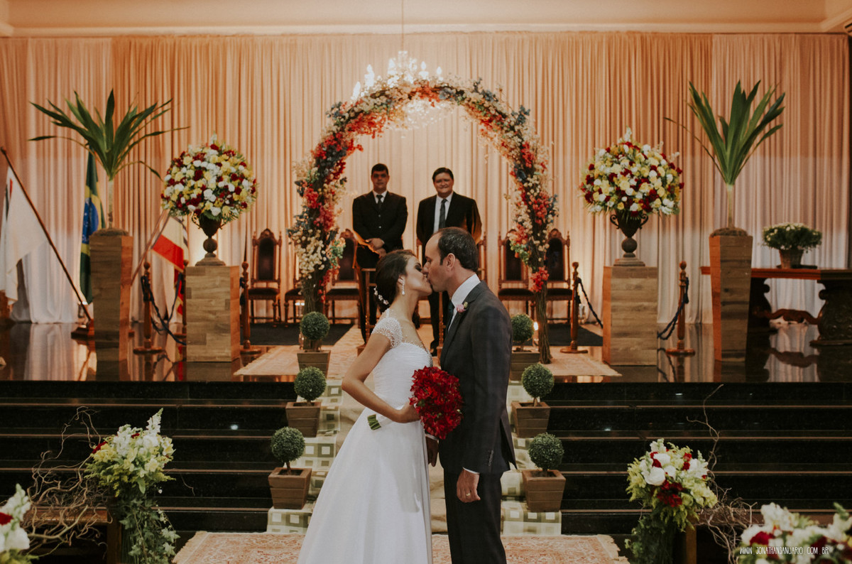 casal apaixonado, natureza, love, amor, Jonathan Januario, foto, fotografia, Araras, leme, limeira,campinas, São Paulo, Rio claro, folk, lifeStyle, montanha, foto na fazenda, casamento de noite, noiva, vestido de noiva, vestida pra casar, lápis de noiva