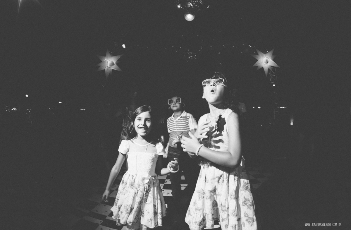 casal apaixonado, natureza, love, amor, Jonathan Januario, foto, fotografia, Araras, leme, limeira,campinas, São Paulo, Rio claro, folk, lifeStyle, montanha, foto na fazenda, casamento de noite, noiva, vestido de noiva, vestida pra casar, lápis de noiva