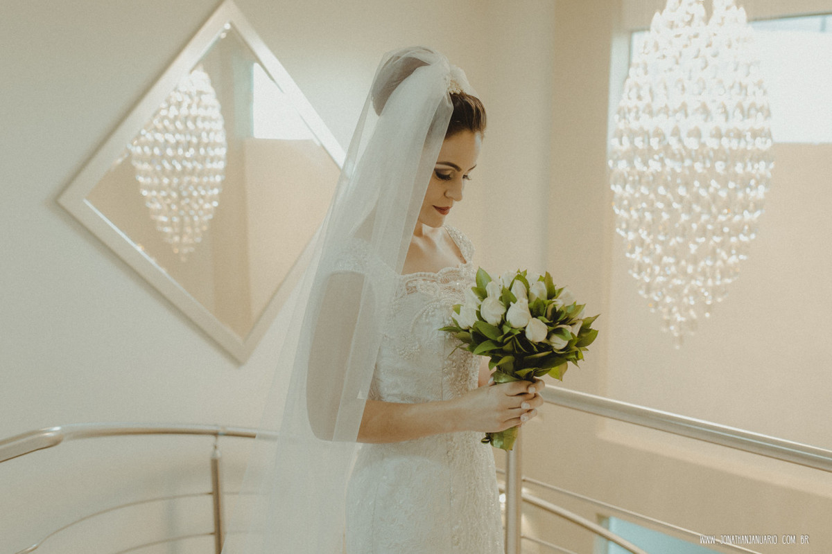 casal apaixonado, natureza, love, amor, Jonathan Januario, foto, fotografia, Araras, leme, limeira,campinas, São Paulo, Rio claro, folk, lifeStyle, montanha, foto na fazenda, casamento de noite, noiva, vestido de noiva, vestida pra casar, lápis de noiva