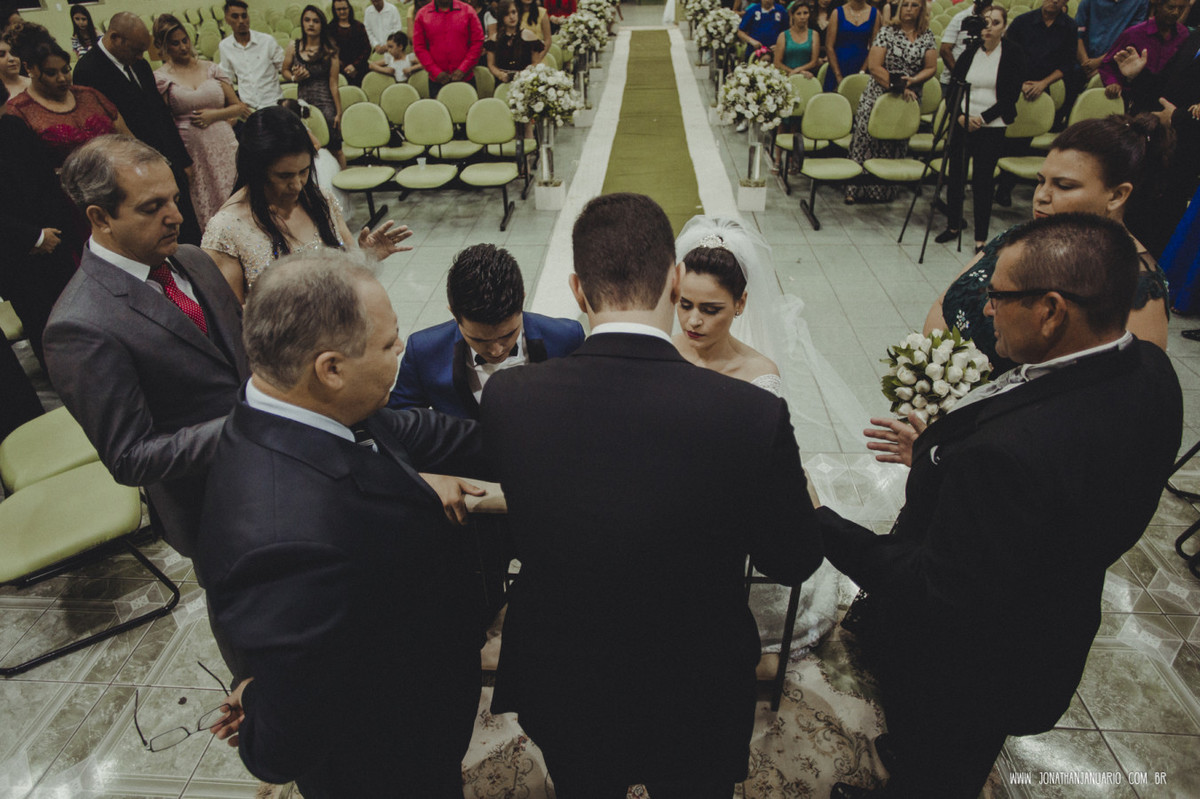 casal apaixonado, natureza, love, amor, Jonathan Januario, foto, fotografia, Araras, leme, limeira,campinas, São Paulo, Rio claro, folk, lifeStyle, montanha, foto na fazenda, casamento de noite, noiva, vestido de noiva, vestida pra casar, lápis de noiva