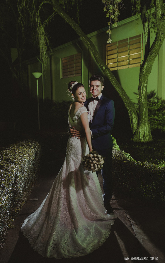 casal apaixonado, natureza, love, amor, Jonathan Januario, foto, fotografia, Araras, leme, limeira,campinas, São Paulo, Rio claro, folk, lifeStyle, montanha, foto na fazenda, casamento de noite, noiva, vestido de noiva, vestida pra casar, lápis de noiva