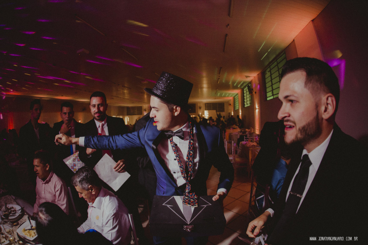 casal apaixonado, natureza, love, amor, Jonathan Januario, foto, fotografia, Araras, leme, limeira,campinas, São Paulo, Rio claro, folk, lifeStyle, montanha, foto na fazenda, casamento de noite, noiva, vestido de noiva, vestida pra casar, lápis de noiva