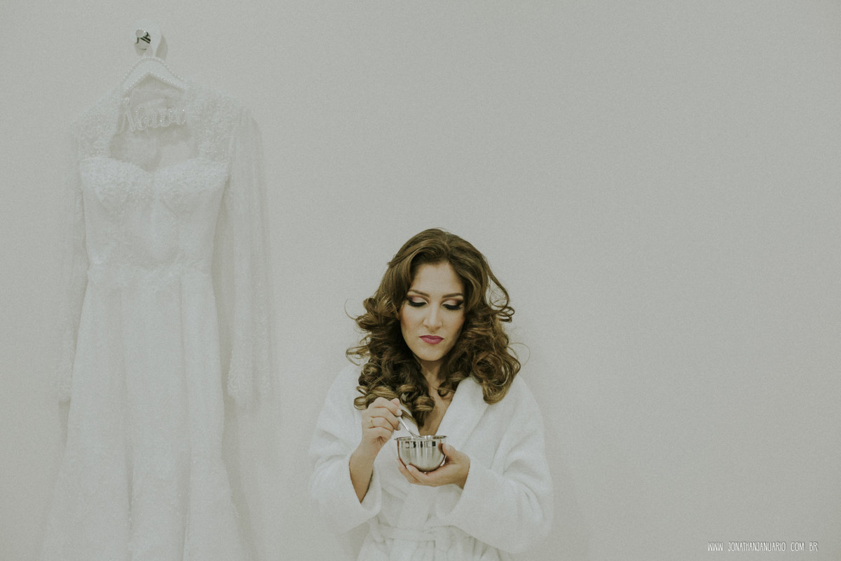 casal apaixonado, natureza, love, amor, Jonathan Januario, foto, fotografia, Araras, leme, limeira,campinas, São Paulo, Rio claro, folk, lifeStyle, montanha, foto na fazenda, casamento de noite, noiva, vestido de noiva, vestida pra casar, lápis de noiva