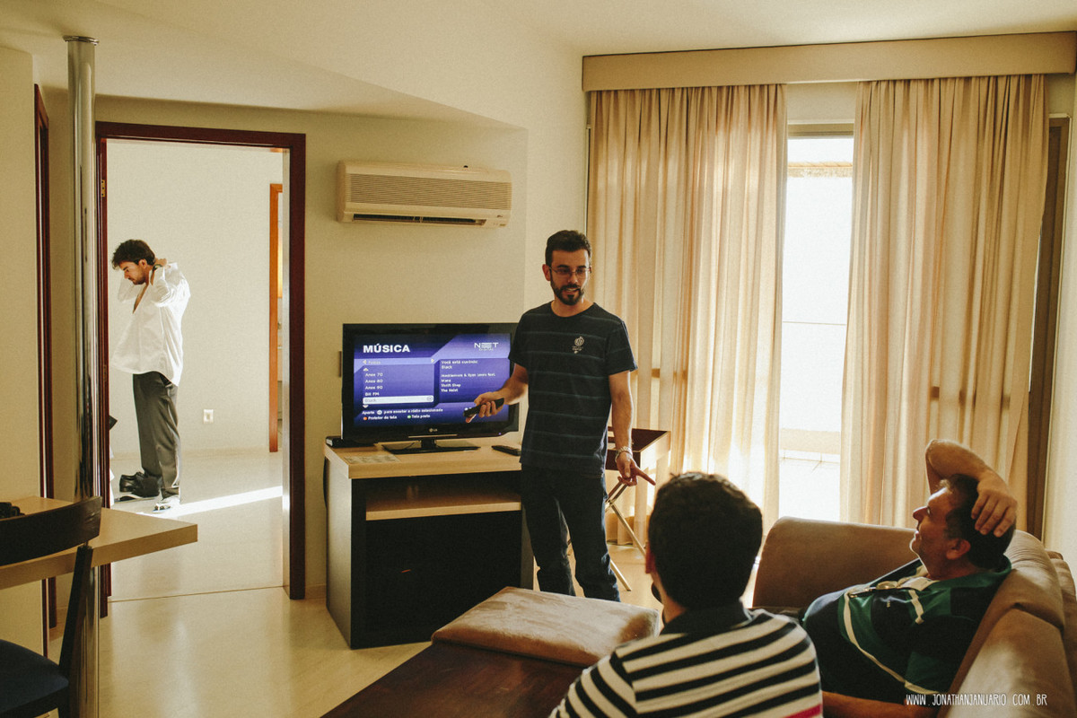 casal apaixonado, natureza, love, amor, Jonathan Januario, foto, fotografia, Araras, leme, limeira,campinas, São Paulo, Rio claro, folk, lifeStyle, montanha, foto na fazenda, casamento de noite, noiva, vestido de noiva, vestida pra casar, lápis de noiva