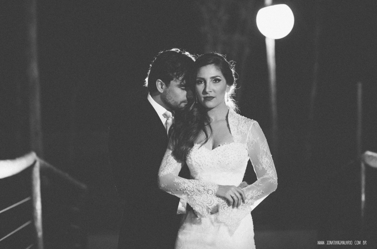 casal apaixonado, natureza, love, amor, Jonathan Januario, foto, fotografia, Araras, leme, limeira,campinas, São Paulo, Rio claro, folk, lifeStyle, montanha, foto na fazenda, casamento de noite, noiva, vestido de noiva, vestida pra casar, lápis de noiva