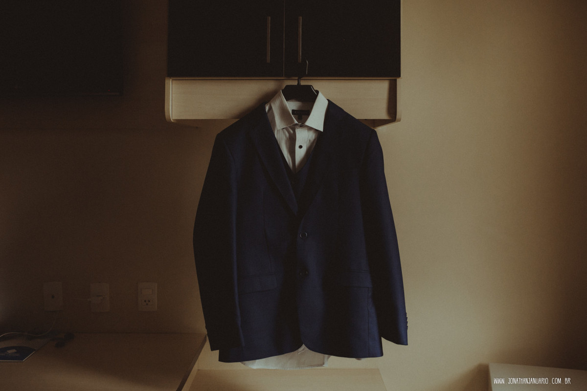 casal apaixonado, natureza, love, amor, Jonathan Januario, foto, fotografia, Araras, leme, limeira,campinas, São Paulo, Rio claro, folk, lifeStyle, montanha, foto na fazenda, casamento de noite, noiva, vestido de noiva, vestida pra casar, lápis de noiva