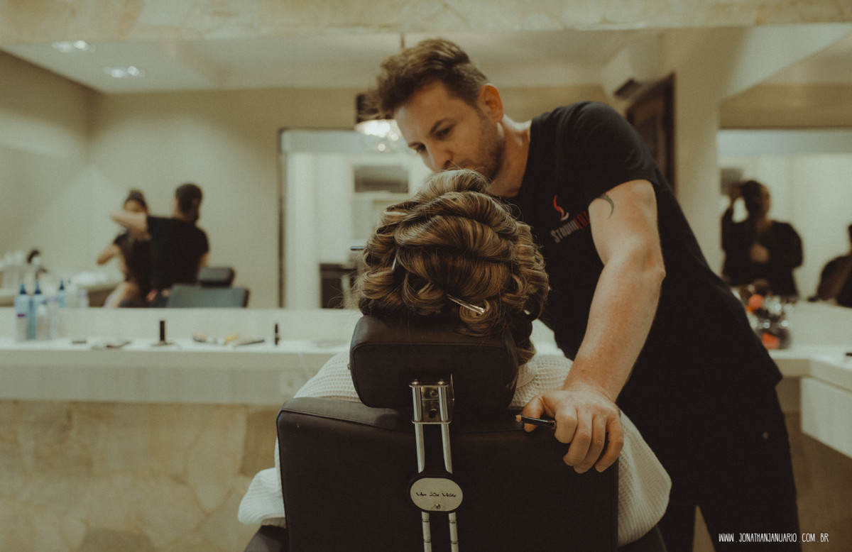 casal apaixonado, natureza, love, amor, Jonathan Januario, foto, fotografia, Araras, leme, limeira,campinas, São Paulo, Rio claro, folk, lifeStyle, montanha, foto na fazenda, casamento de noite, noiva, vestido de noiva, vestida pra casar, lápis de noiva