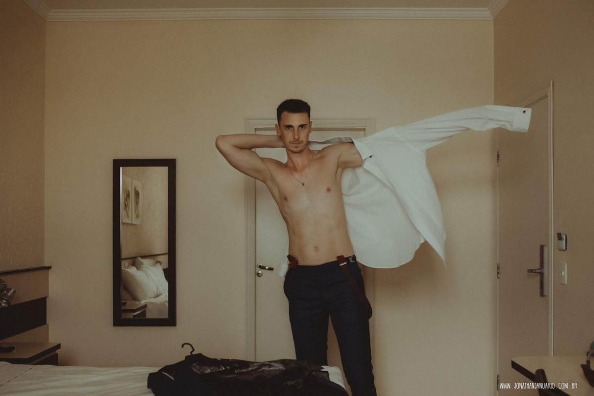 casal apaixonado, natureza, love, amor, Jonathan Januario, foto, fotografia, Araras, leme, limeira,campinas, São Paulo, Rio claro, folk, lifeStyle, montanha, foto na fazenda, casamento de noite, noiva, vestido de noiva, vestida pra casar, lápis de noiva