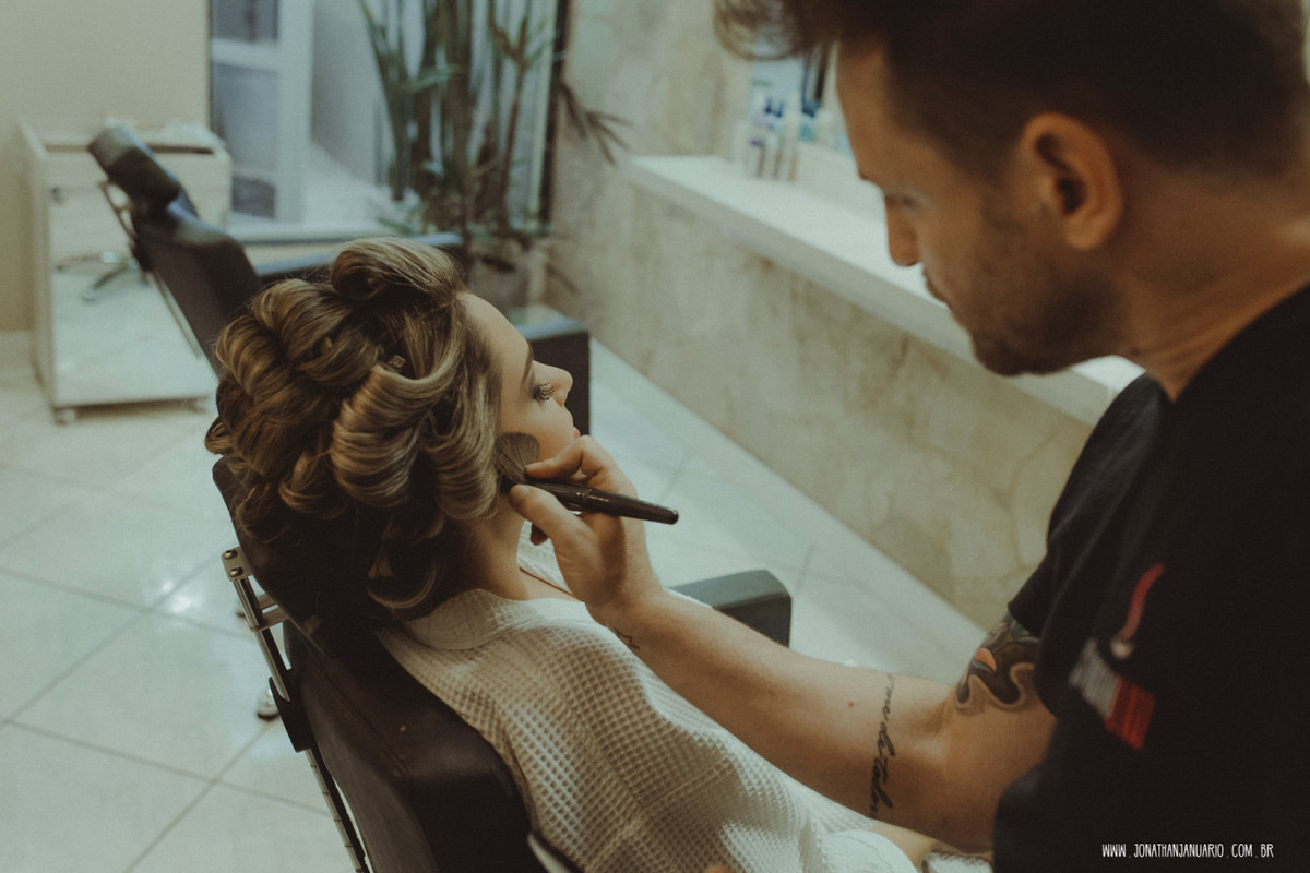 casal apaixonado, natureza, love, amor, Jonathan Januario, foto, fotografia, Araras, leme, limeira,campinas, São Paulo, Rio claro, folk, lifeStyle, montanha, foto na fazenda, casamento de noite, noiva, vestido de noiva, vestida pra casar, lápis de noiva