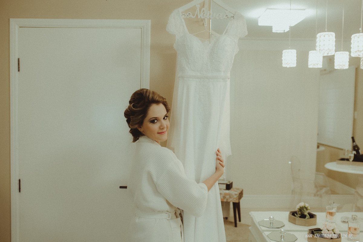 casal apaixonado, natureza, love, amor, Jonathan Januario, foto, fotografia, Araras, leme, limeira,campinas, São Paulo, Rio claro, folk, lifeStyle, montanha, foto na fazenda, casamento de noite, noiva, vestido de noiva, vestida pra casar, lápis de noiva