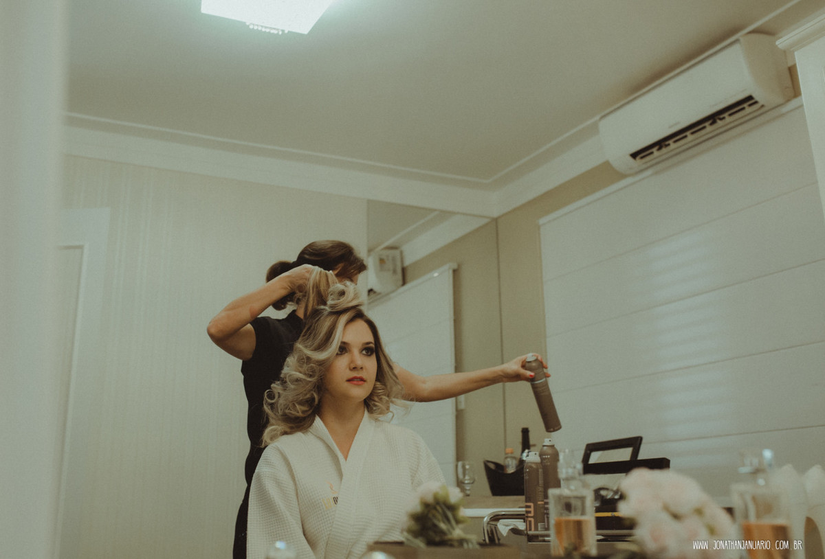 casal apaixonado, natureza, love, amor, Jonathan Januario, foto, fotografia, Araras, leme, limeira,campinas, São Paulo, Rio claro, folk, lifeStyle, montanha, foto na fazenda, casamento de noite, noiva, vestido de noiva, vestida pra casar, lápis de noiva