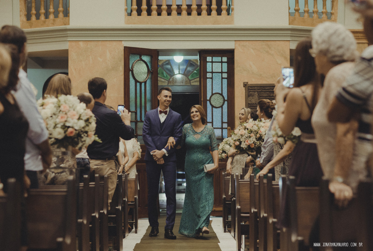 casal apaixonado, natureza, love, amor, Jonathan Januario, foto, fotografia, Araras, leme, limeira,campinas, São Paulo, Rio claro, folk, lifeStyle, montanha, foto na fazenda, casamento de noite, noiva, vestido de noiva, vestida pra casar, lápis de noiva