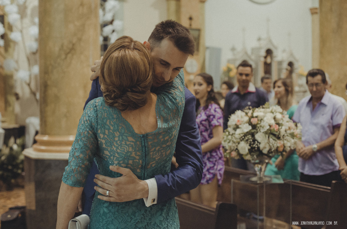 casal apaixonado, natureza, love, amor, Jonathan Januario, foto, fotografia, Araras, leme, limeira,campinas, São Paulo, Rio claro, folk, lifeStyle, montanha, foto na fazenda, casamento de noite, noiva, vestido de noiva, vestida pra casar, lápis de noiva