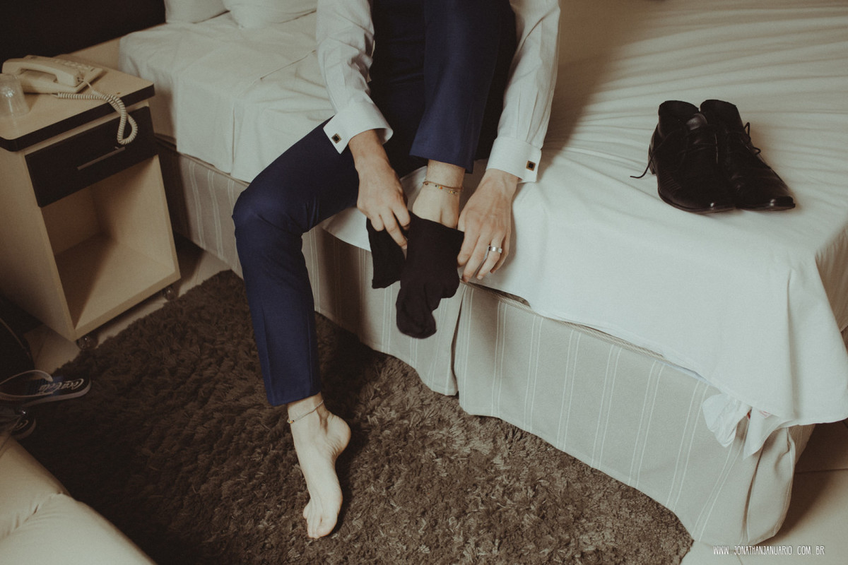 casal apaixonado, natureza, love, amor, Jonathan Januario, foto, fotografia, Araras, leme, limeira,campinas, São Paulo, Rio claro, folk, lifeStyle, montanha, foto na fazenda, casamento de noite, noiva, vestido de noiva, vestida pra casar, lápis de noiva