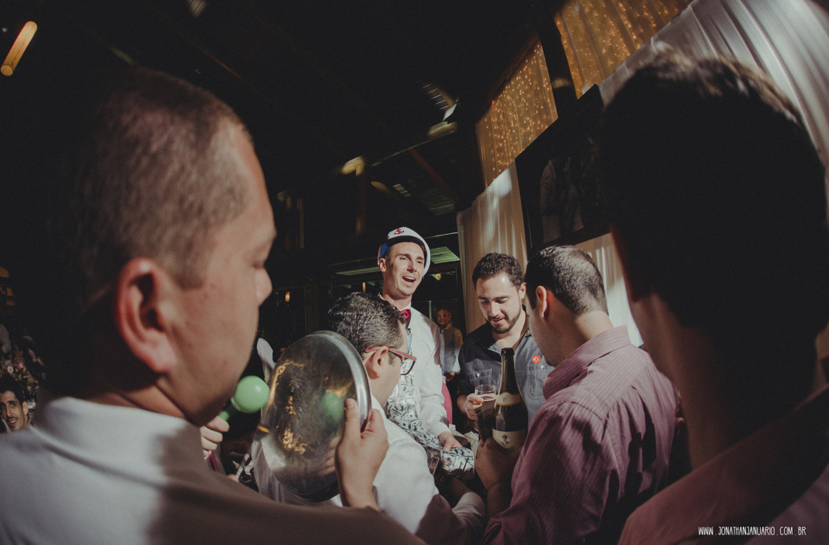 casal apaixonado, natureza, love, amor, Jonathan Januario, foto, fotografia, Araras, leme, limeira,campinas, São Paulo, Rio claro, folk, lifeStyle, montanha, foto na fazenda, casamento de noite, noiva, vestido de noiva, vestida pra casar, lápis de noiva