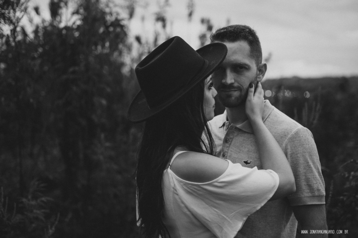 Ensaio em Rio Claro-SP, casal apaixonado, natureza - love, amor, casal, Jonathan Januario, foto, fotografia, Araras, leme, limeira,campinas, São Paulo, folk, lifeStyle, Vsco, montanha, foto na fazenda, Serra negra