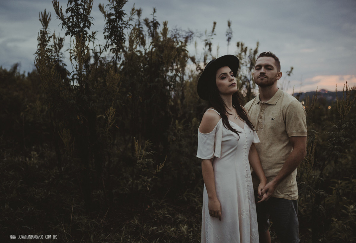 Ensaio em Rio Claro-SP, casal apaixonado, natureza - love, amor, casal, Jonathan Januario, foto, fotografia, Araras, leme, limeira,campinas, São Paulo, folk, lifeStyle, Vsco, montanha, foto na fazenda, Serra negra