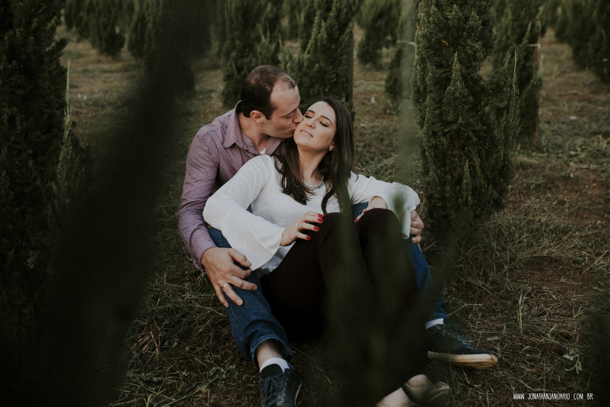 Ensaio em Rio Claro-SP, casal apaixonado, natureza - love, amor, casal, Jonathan Januario, foto, fotografia, Araras, leme, limeira,campinas, São Paulo, folk, lifeStyle, Vsco, montanha, foto na fazenda,Holambra-SP, cidade das flores