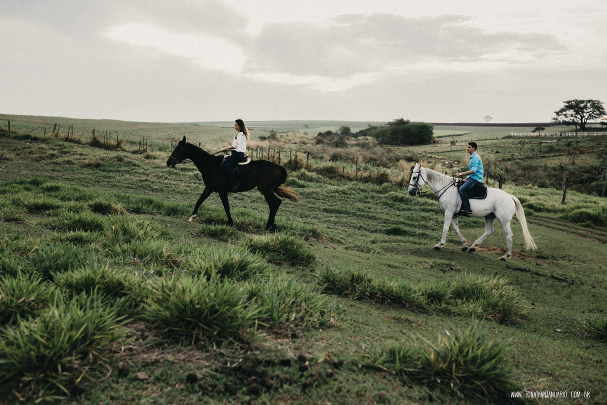 Ensaio em Rio Claro-SP, casal apaixonado, natureza - love, amor, casal, Jonathan Januario, foto, fotografia, Araras, leme, limeira,campinas, São Paulo, folk, lifeStyle, Vsco, montanha, foto na fazenda, hípica, cavalos,amazona,cavalheiro