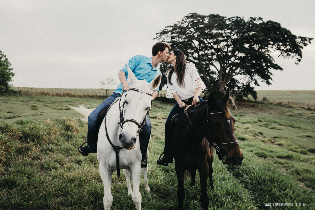 Ensaio em Rio Claro-SP, casal apaixonado, natureza - love, amor, casal, Jonathan Januario, foto, fotografia, Araras, leme, limeira,campinas, São Paulo, folk, lifeStyle, Vsco, montanha, foto na fazenda, hípica, cavalos,amazona,cavalheiro
