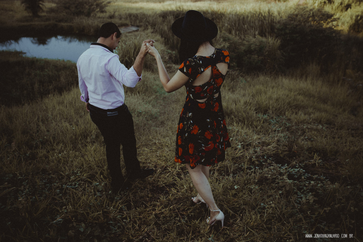 Ensaio em Rio Claro-SP, casal apaixonado, natureza - love, amor, casal, Jonathan Januario, foto, fotografia, Araras, leme, limeira,campinas, São Paulo, folk, lifeStyle, Vsco, montanha, foto na fazenda