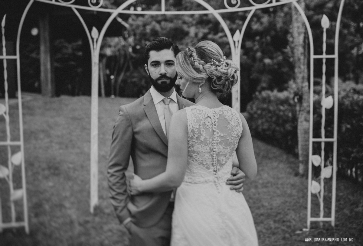 casal apaixonado, natureza, love, amor, Jonathan Januario, foto, fotografia, Araras, São José dos campos, limeira,campinas, São Paulo, Campos do jordão, lifeStyle,foto na fazenda, casamento de dia, noiva, vestida pra casar, lápis de noiva,Vdara