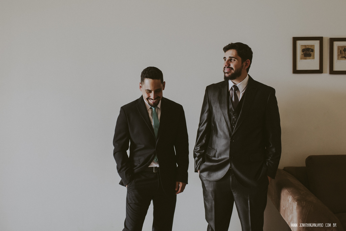  casal apaixonado, natureza, love, amor, Jonathan Januario, foto, fotografia, Araras, leme, limeira,campinas, São Paulo, Rio claro, folk, lifeStyle, montanha, foto na fazenda, casamento de dia, noiva, vestido de noiva, vestida pra casar, lápis de noiva