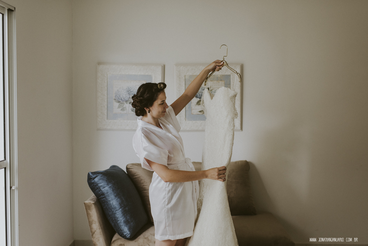  casal apaixonado, natureza, love, amor, Jonathan Januario, foto, fotografia, Araras, leme, limeira,campinas, São Paulo, Rio claro, folk, lifeStyle, montanha, foto na fazenda, casamento de dia, noiva, vestido de noiva, vestida pra casar, lápis de noiva