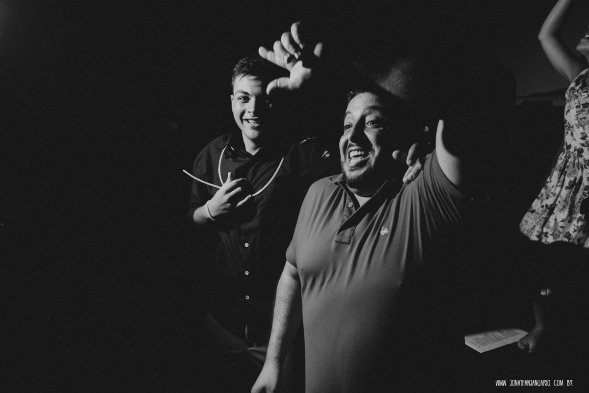  casal apaixonado, natureza, love, amor, Jonathan Januario, foto, fotografia, Araras, leme, limeira,campinas, São Paulo, Rio claro, folk, lifeStyle, montanha, foto na fazenda, casamento de dia, noiva, vestido de noiva, vestida pra casar, lápis de noiva