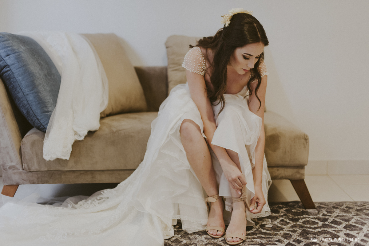  casal apaixonado, natureza, love, amor, Jonathan Januario, foto, fotografia, Araras, leme, limeira,campinas, São Paulo, Rio claro, folk, lifeStyle, montanha, foto na fazenda, casamento de dia, noiva, vestido de noiva, vestida pra casar, lápis de noiva