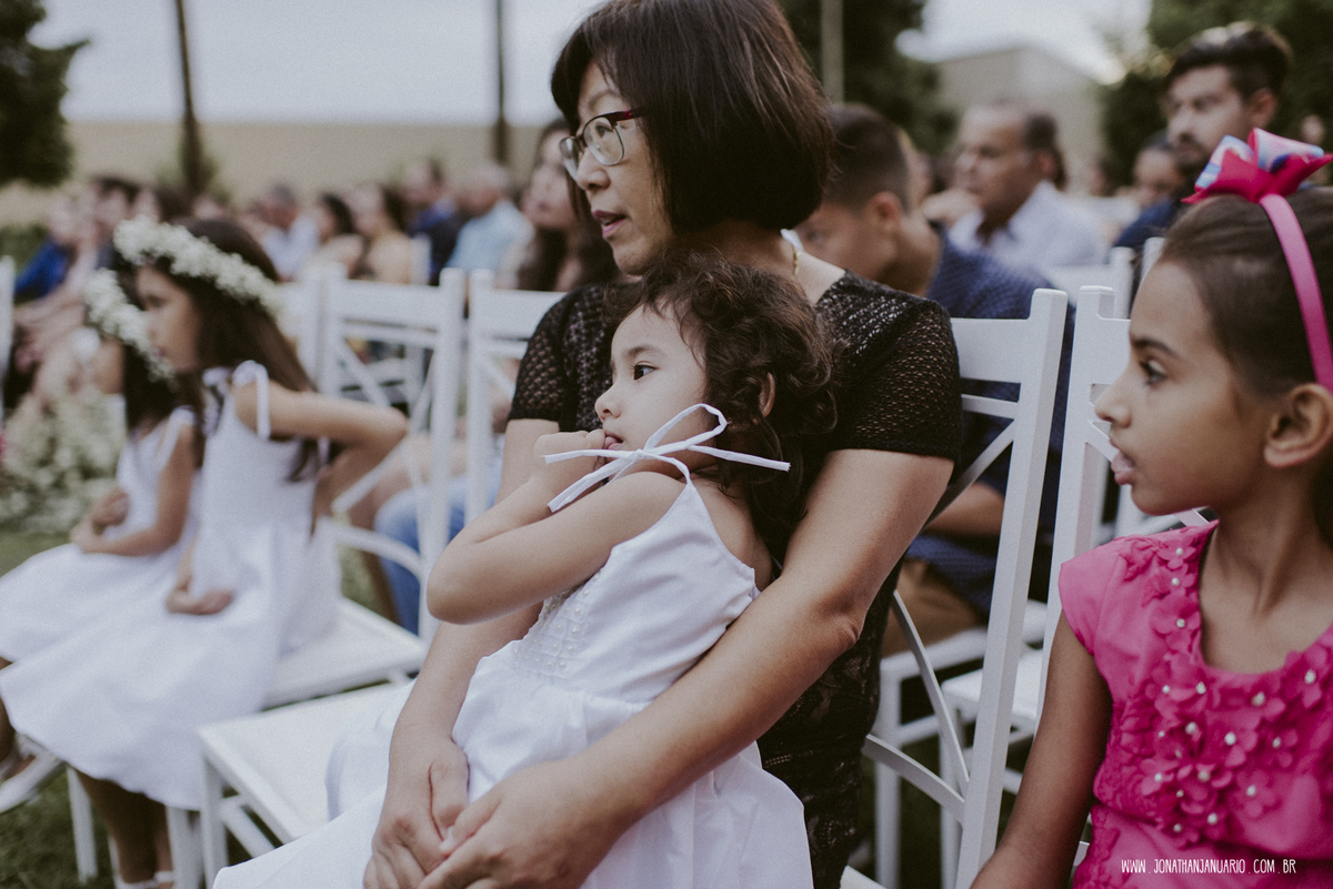  casal apaixonado, natureza, love, amor, Jonathan Januario, foto, fotografia, Araras, leme, limeira,campinas, São Paulo, Rio claro, folk, lifeStyle, montanha, foto na fazenda, casamento de dia, noiva, vestido de noiva, vestida pra casar, lápis de noiva