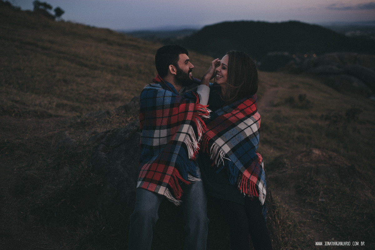 Ensaio em Rio Claro-SP, casal apaixonado, natureza - love, amor, casal, Jonathan Januario, foto, fotografia, Araras, leme, limeira,campinas, São Paulo, folk, lifeStyle, Vsco, montanha, foto na fazenda, pico olho d’agua, Mariporã, foto em montanha, Deus