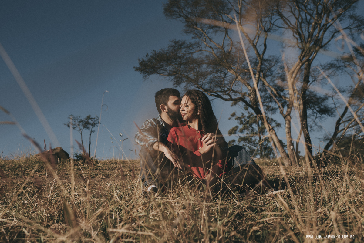 Ensaio em Rio Claro-SP, casal apaixonado, natureza - love, amor, casal, Jonathan Januario, foto, fotografia, Araras, leme, limeira,campinas, São Paulo, folk, lifeStyle, Vsco, montanha, foto na fazenda, pico olho d’agua, Mariporã, foto em montanha, Deus