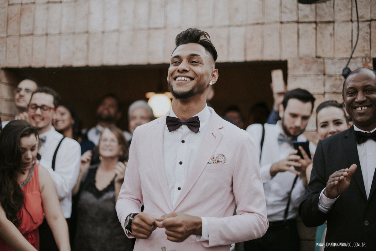  casal apaixonado, natureza, love, amor, Jonathan Januario, foto, fotografia, Araras, leme, limeira,campinas, São Paulo, Rio claro, folk, lifeStyle, montanha, bella capri , casamento de dia, noiva, vestido de noiva, vestida pra casar, lápis de noiva