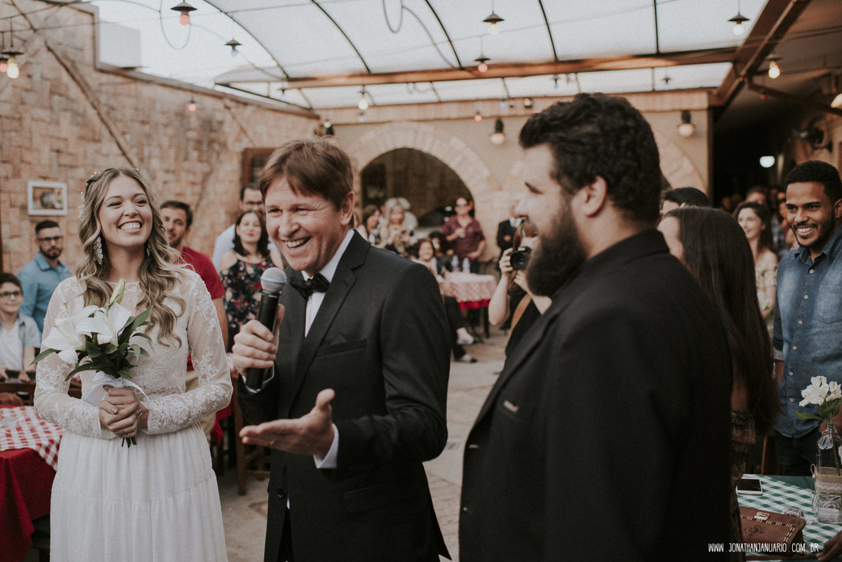  casal apaixonado, natureza, love, amor, Jonathan Januario, foto, fotografia, Araras, leme, limeira,campinas, São Paulo, Rio claro, folk, lifeStyle, montanha, bella capri , casamento de dia, noiva, vestido de noiva, vestida pra casar, lápis de noiva