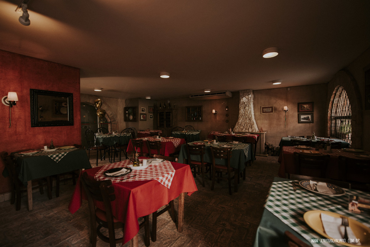  casal apaixonado, natureza, love, amor, Jonathan Januario, foto, fotografia, Araras, leme, limeira,campinas, São Paulo, Rio claro, folk, lifeStyle, montanha, bella capri , casamento de dia, noiva, vestido de noiva, vestida pra casar, lápis de noiva